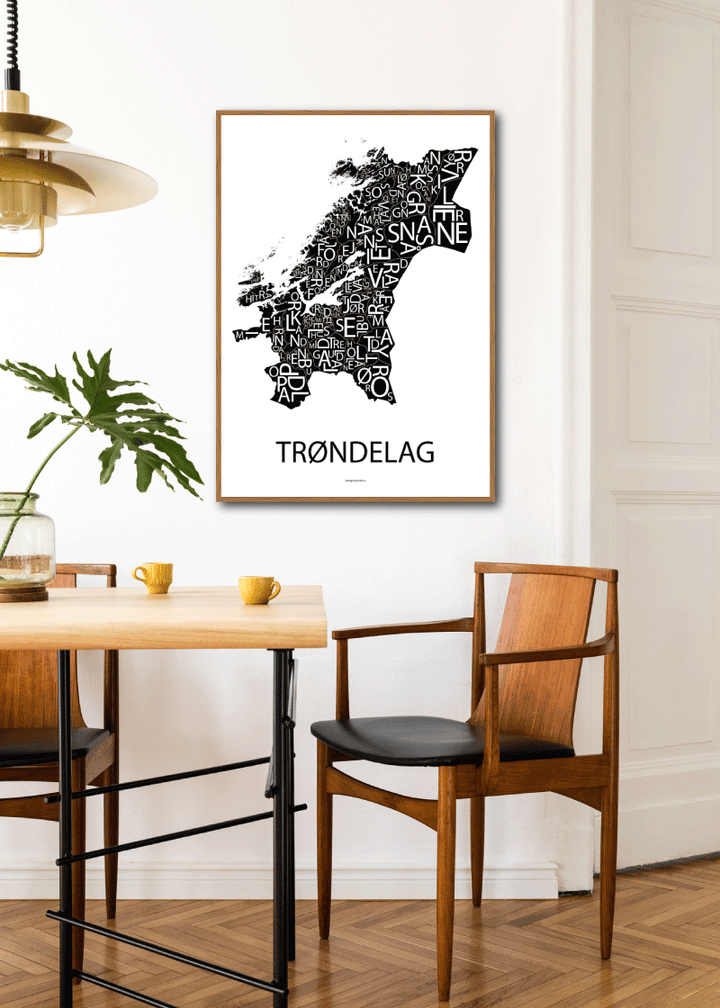 Plakat med håndtegnet kart av Trøndelag